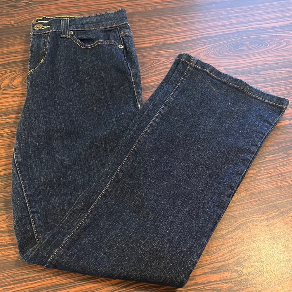 DKNY SoHo Jean in Excellent Condition sz 8R